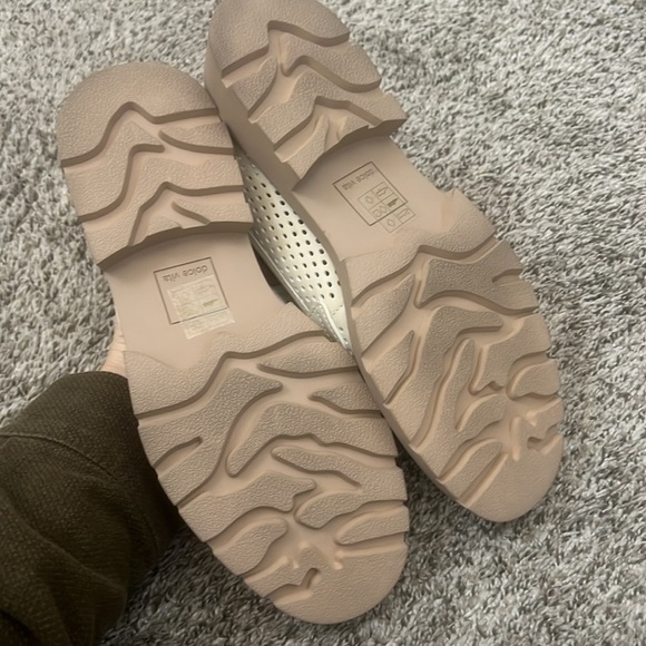 Dolce Vita Womens Malila Perforated Chunky Loafers - Picture 7 of 8